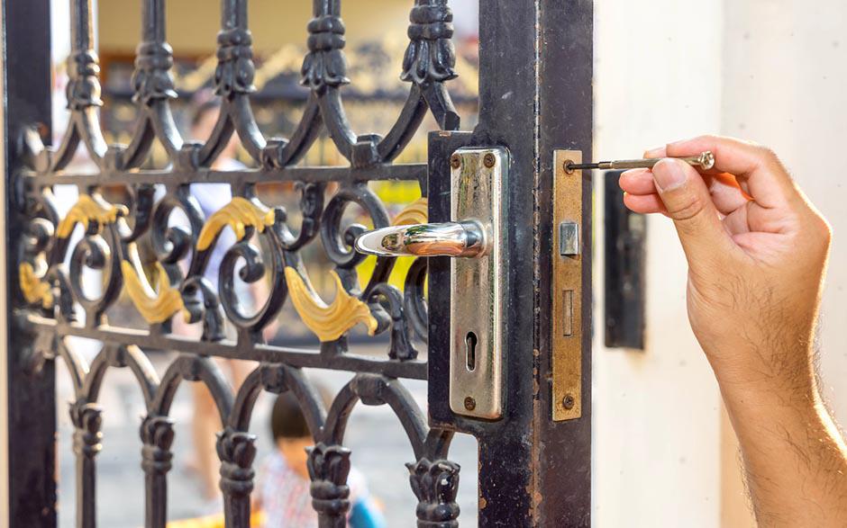 comment monter une serrure Montreuil